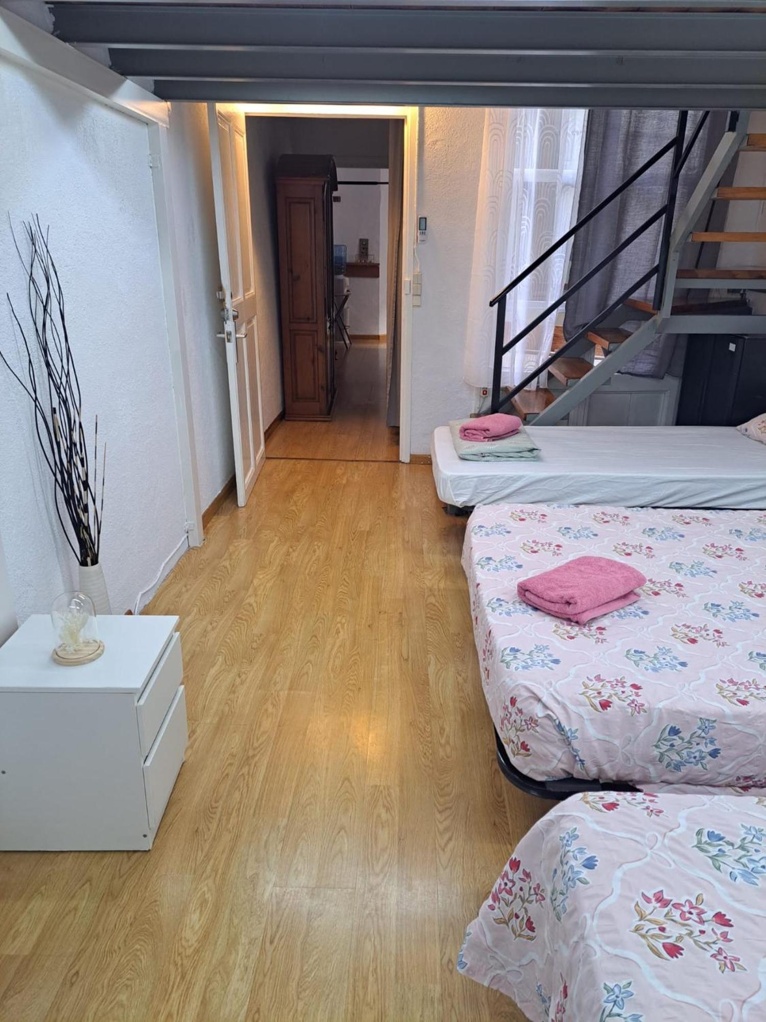 Habitacion Para Grupos Hasta 8 En Plena Rambla De Cataluna Barcelona Zewnętrze zdjęcie