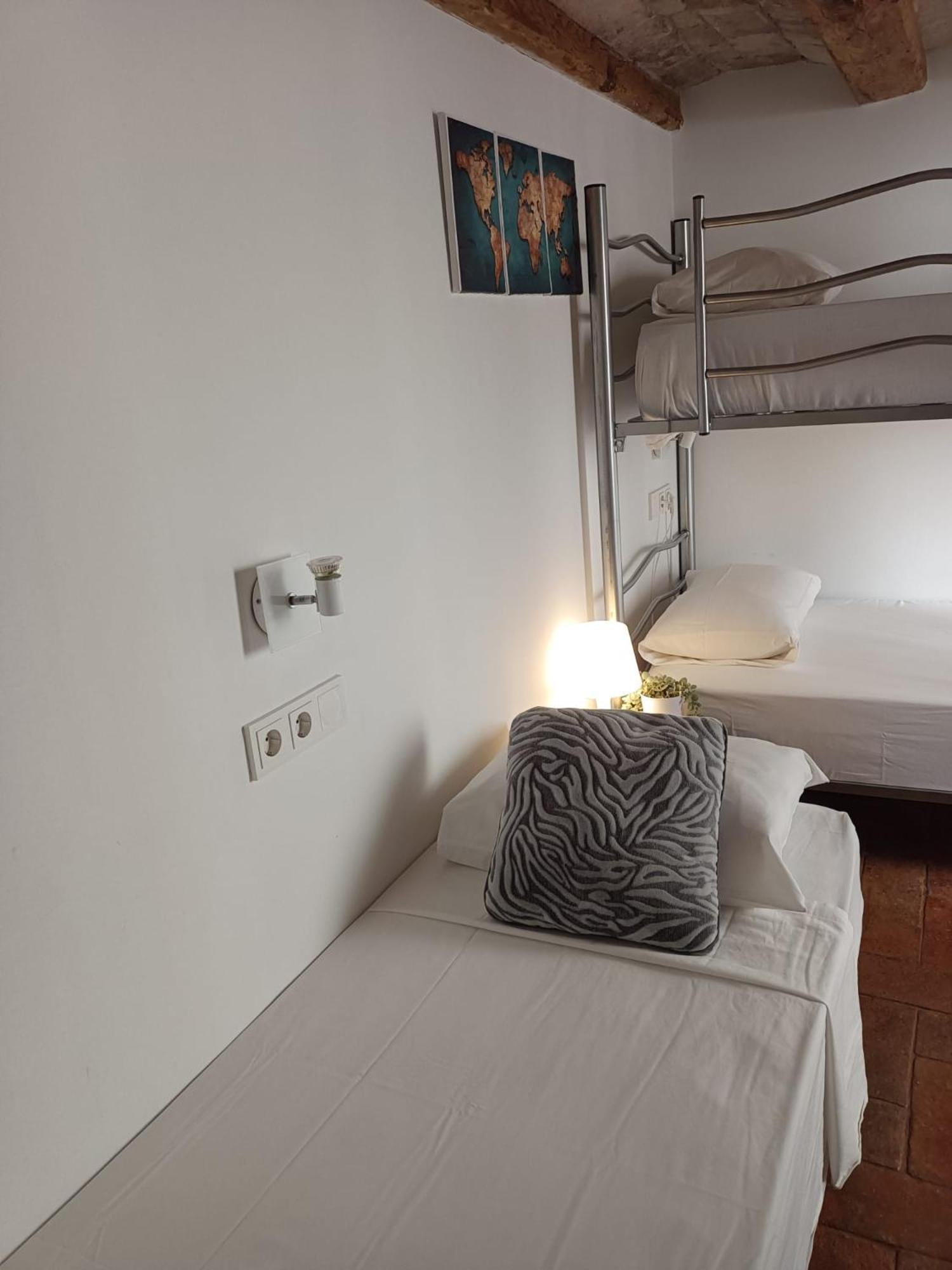 Habitacion Para Grupos Hasta 8 En Plena Rambla De Cataluna Barcelona Zewnętrze zdjęcie