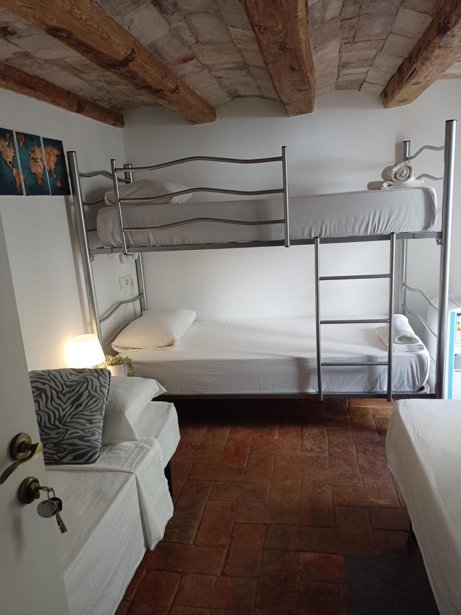 Habitacion Para Grupos Hasta 8 En Plena Rambla De Cataluna Barcelona Zewnętrze zdjęcie