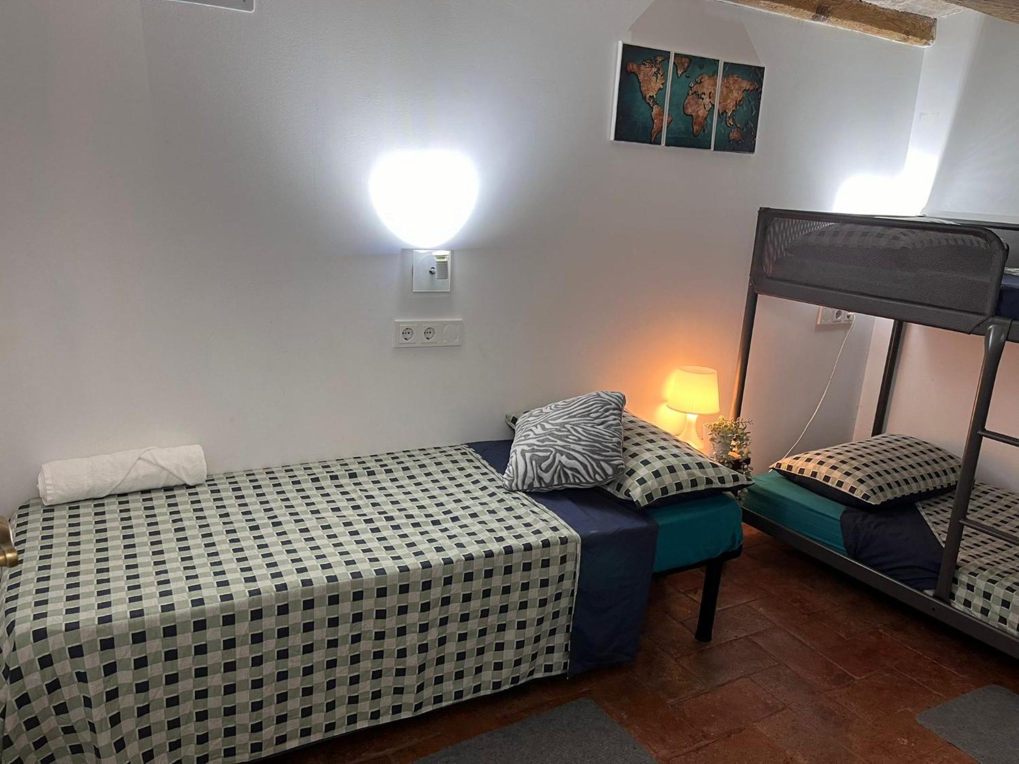 Habitacion Para Grupos Hasta 8 En Plena Rambla De Cataluna Barcelona Zewnętrze zdjęcie