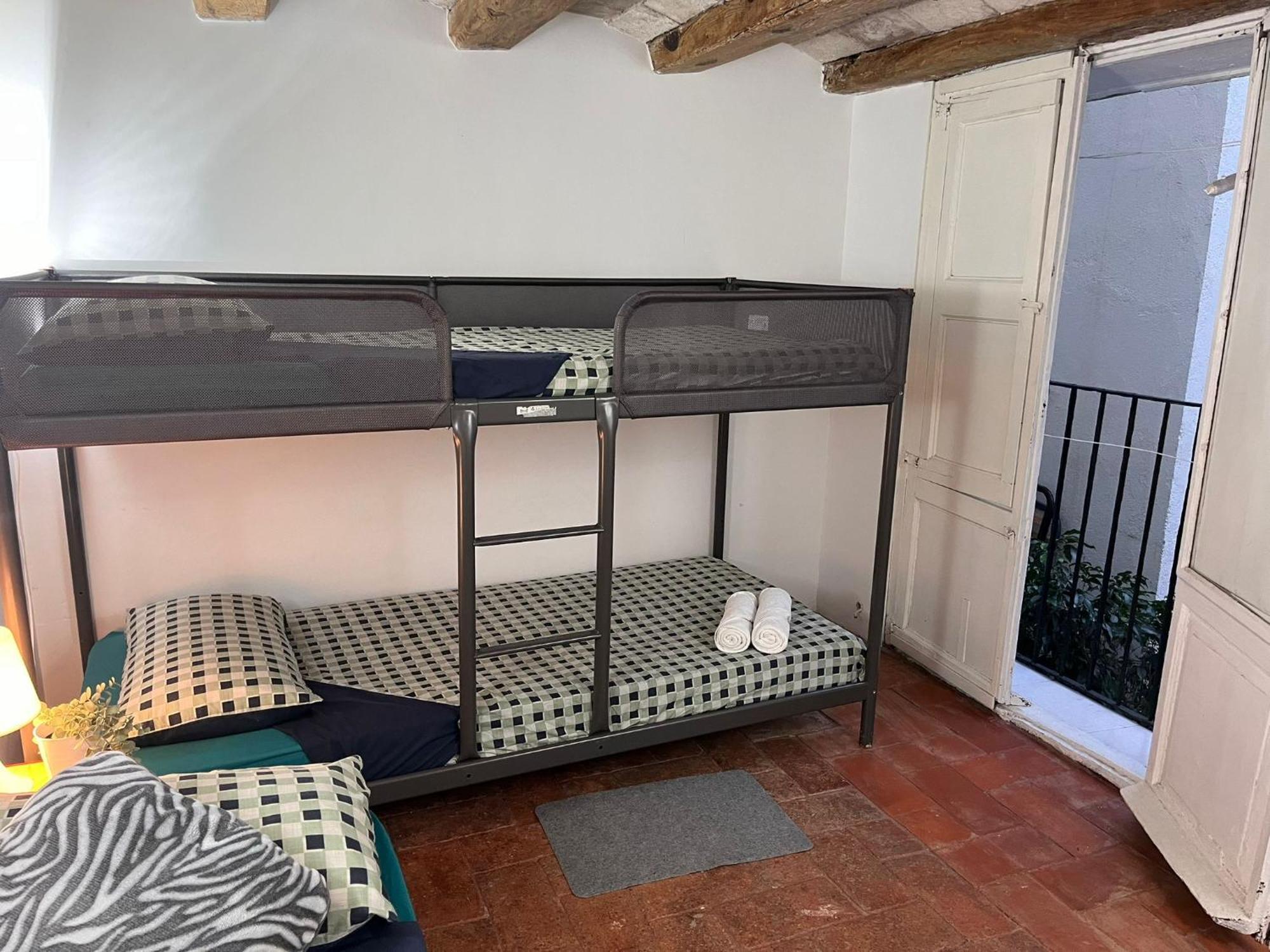Habitacion Para Grupos Hasta 8 En Plena Rambla De Cataluna Barcelona Zewnętrze zdjęcie