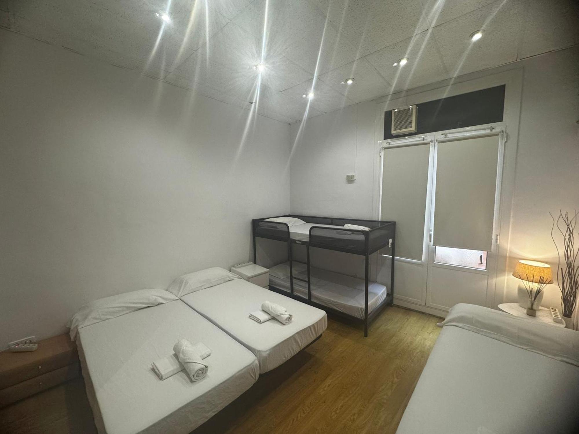 Habitacion Para Grupos Hasta 8 En Plena Rambla De Cataluna Barcelona Zewnętrze zdjęcie