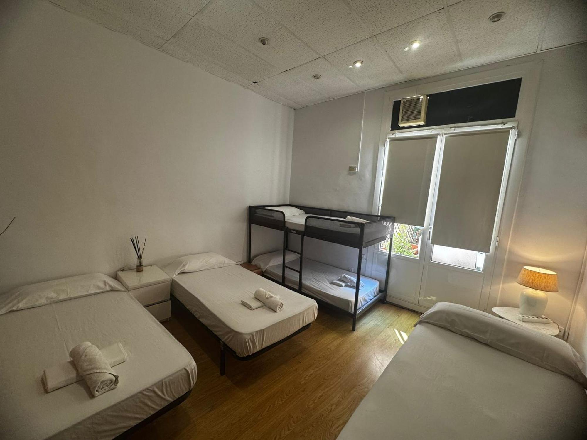 Habitacion Para Grupos Hasta 8 En Plena Rambla De Cataluna Barcelona Zewnętrze zdjęcie